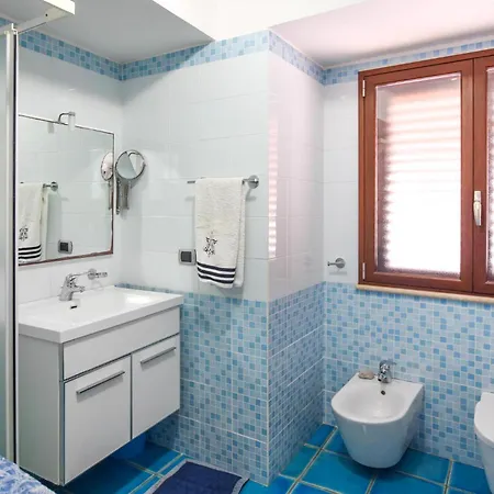 1 Bedroom Stunning In Holiday home Scilla